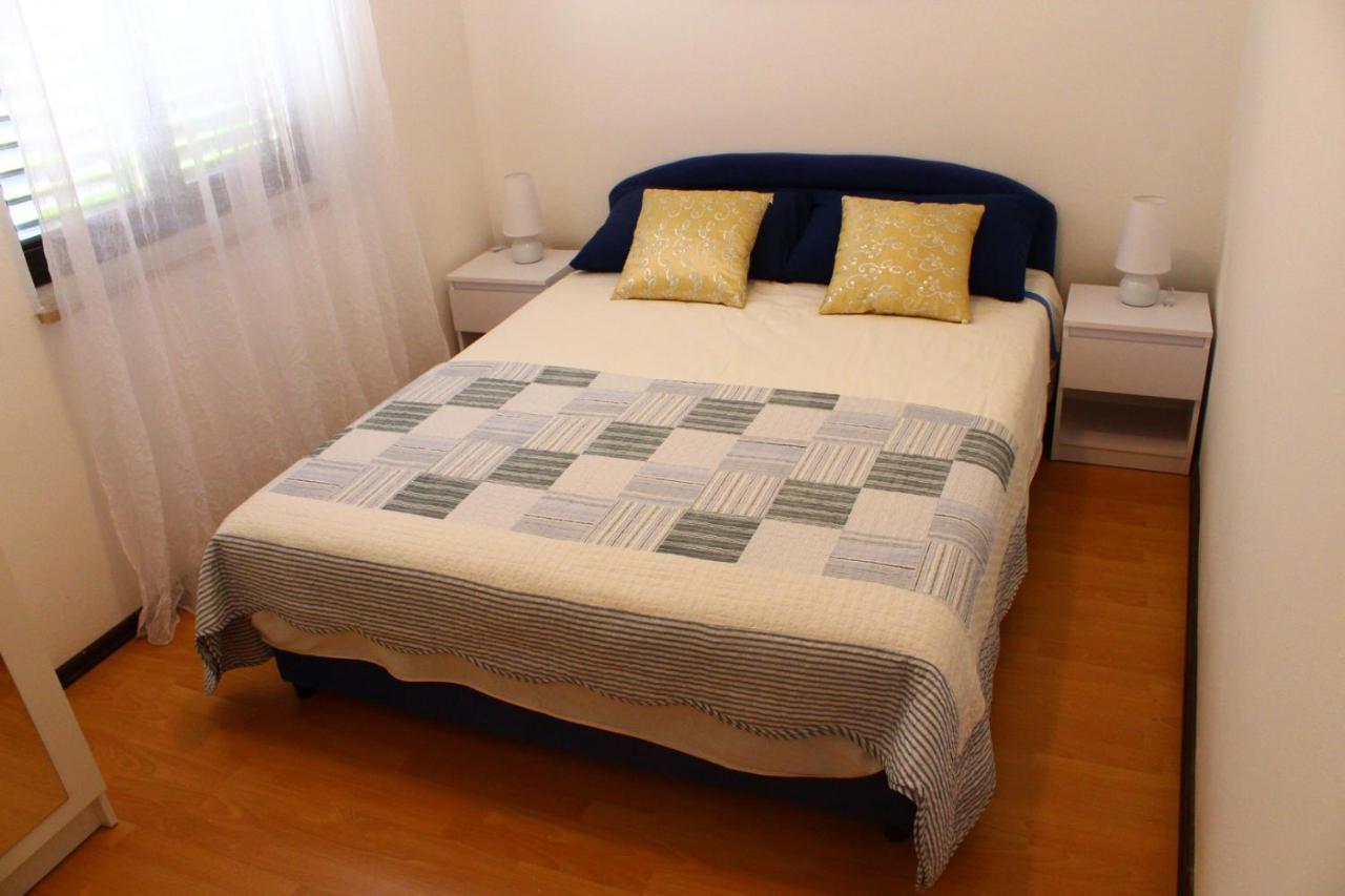 Apartment Arna Krk Town Exterior foto