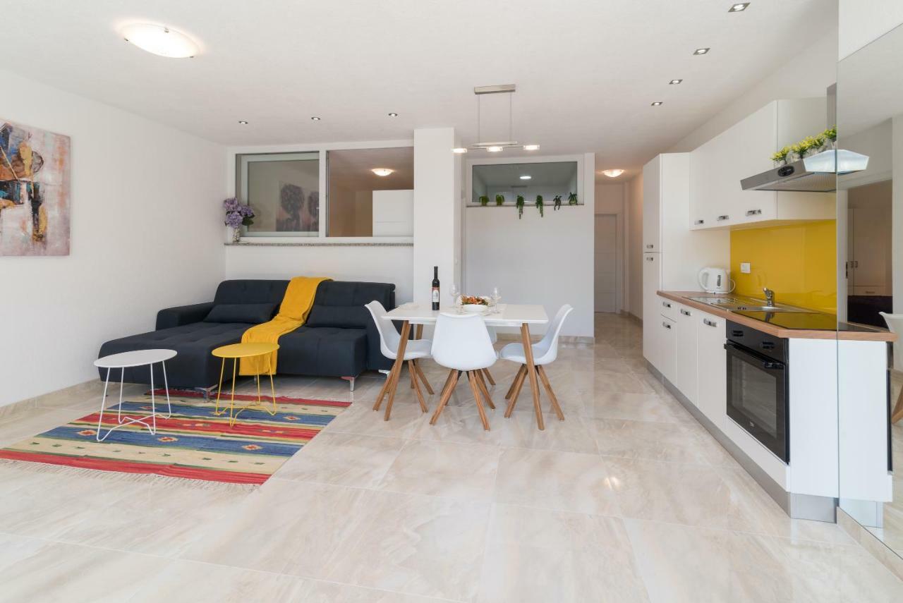 Apartment Arna Krk Town Exterior foto